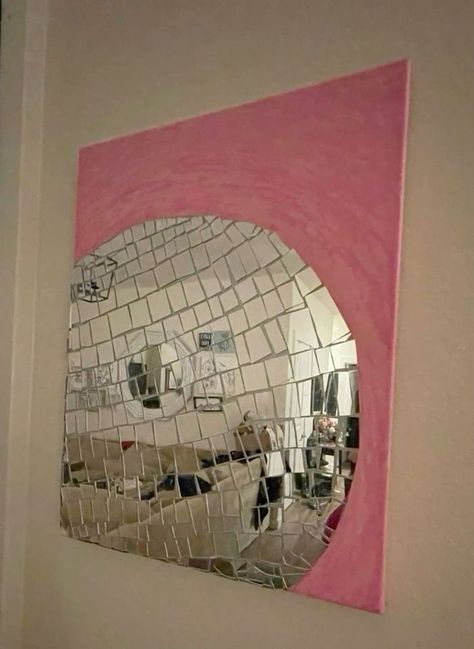 Disco Balls In Room, Mirrors Diy Ideas, Gem Canvas Art Easy, Disco Painting Ideas, Paint Disco Ball, Painting On Mirrors, Disco Diy, Disco Ball Drawing, Mirror Painting Ideas Aesthetic