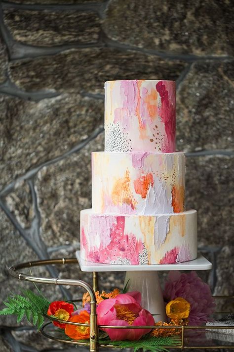 abstract art wedding cake - photo by Jessica Cooper Photography http://ruffledblog.com/painterly-summer-wedding-inspiration/ Watercolor Wedding Cake, Summer Wedding Cakes, Naked Cakes, Tiered Cake, Wooden Cake, Cake Trends, Summer Wedding Colors, Wedding Inspiration Summer, Painted Cakes