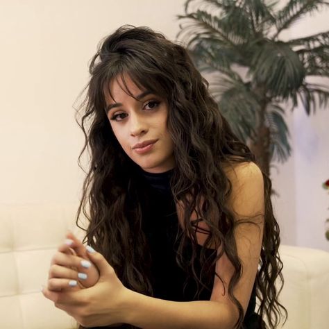 camilizers icons — happy mila ❤️ like Layered Hair With Bangs, Cabello Hair, Long Layered Hair, Layered Hair, Hairstyles With Bangs, Hair Goals, Hair Trends, Hair Inspo, Her Hair