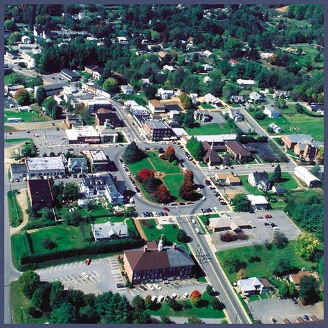 Burnsville, NC : aerial photo of town  great craft show there first of August Burnsville Nc, Burnsville Minnesota, Nc Map, Carolina Mountains, Los Angeles Hollywood, North Carolina Travel, Western Nc, Nc Mountains, Country Roads Take Me Home