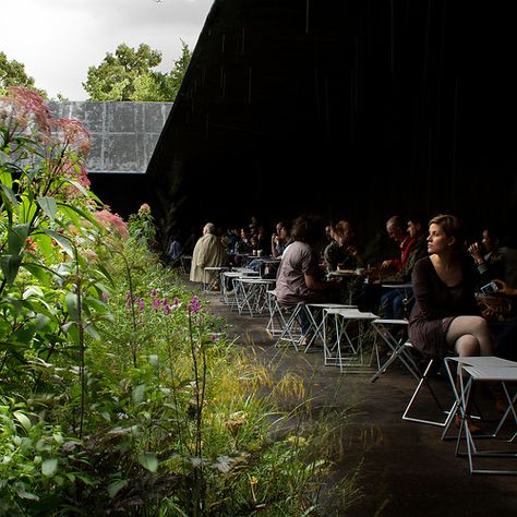 Peter Zumthor_Serpentine Pavilion | Urszula Kijek | Flickr Zumthor Serpentine, Serpentine Pavilion, Black Restaurant, Piet Oudolf, Pavilion Architecture, Peter Zumthor, Wellness Studio, Book Bar, Search Pins