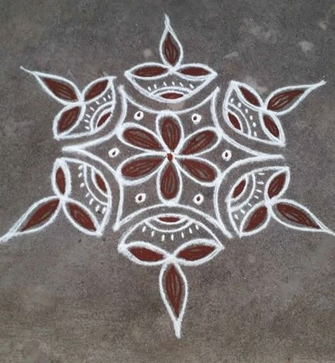 Mini Kolam, Margali Kolam, Amsterdam Wallpaper, Deepam Rangoli, Small Kolam, Pattern Design Drawing, Chukkala Muggulu, Easy Rangoli Designs Videos, Very Easy Rangoli Designs