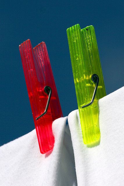 Country Laundry, Wringer Washer, Pretty Pegs, Clothes Lines, Laundry Art, Fresh Laundry, Clothes Pegs, Laundry Drying, Object Photography