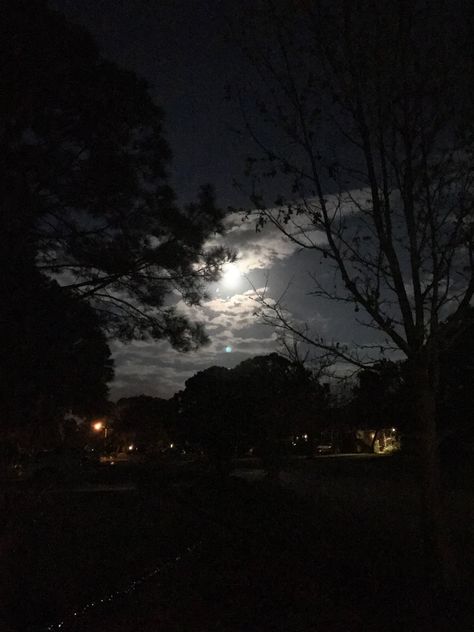 Real Sky Pics Night, Night Sky Real Pic, Aesthetic Moon Pics Real, Real Moon Pictures, Moon Pics Night Real, Moon Pics Night, Moon Real, Moon Pics, Aesthetic Types