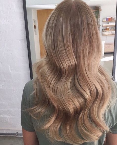 beautiful colour Blond Hairstyles, Goddess Hair, Balayage Blonde, Honey Blonde Hair, Honey Hair, Ombré Hair, Light Hair Color, Brown Blonde Hair, Ombre Hair Color