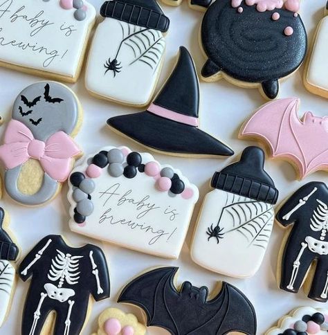 Baby Is Brewing Baby Shower Ideas, Halloween Baby Sprinkle Ideas, Baby Shower Themes Halloween, Baby Brewing Shower Ideas Halloween, Spooky Baby Shower Cake, A Baby Is Brewing Cookies, Halloween Baby Shower Cupcakes, Baby Is Brewing Shower Ideas Halloween, Halloween Baby Shower Cookies