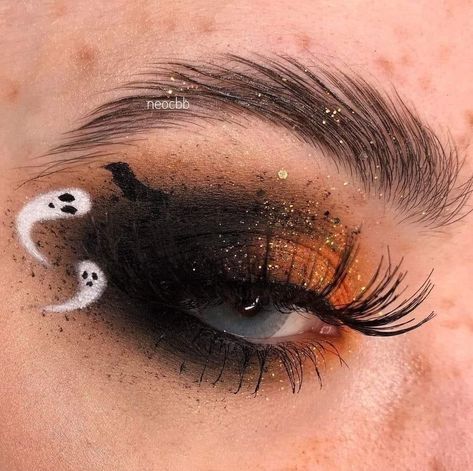 Halloween Eye Makeup Ideas, Halloween Eyeshadow, Maquillage Halloween Simple, Vampy Makeup, Halloweenský Makeup, Holloween Makeup, Vampire Bride, Cute Halloween Makeup, Witch Makeup