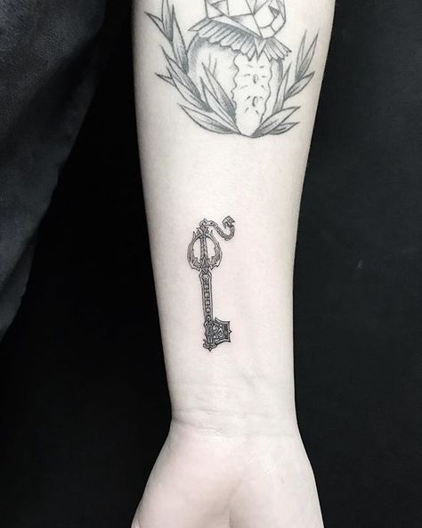 Kh Tattoo, Keyblade Tattoo, Kingdom Hearts Tattoo, Blade Tattoo, Hearts Tattoo, Video Game Tattoo, Nyc Tattoo, Female Tattoo Artists, Gaming Tattoo