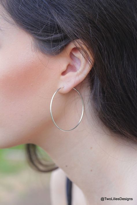 Silver Hoop Earrings Medium, Boho Hoop Earrings, Circle Jewelry, Simple Hoop Earrings, Hammered Hoop Earrings, Bar Stud Earrings, Jewelry Photography, Sterling Silver Hoops, Simple Earrings