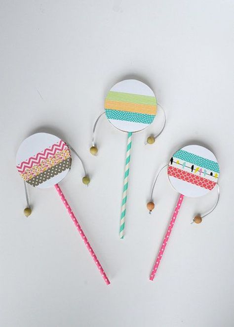 Instrumentos musicales caseros para el Día del Niño Music Instruments Diy, Instrument Craft, Diy Kids Party, Homemade Musical Instruments, Rubber Band Crafts, Homemade Instruments, Indoor Crafts, Instruments Art, Kids Musical Instruments