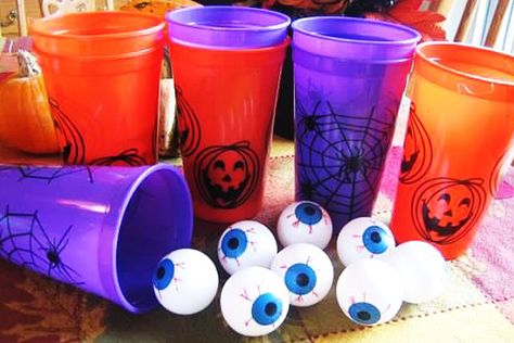 College students don't need to spend a ton of money to throw a spook-tacular Halloween party, and these budget-friendly ideas are proof!  Find the perfect college and scholarships to pay for it. Join CollegeXpress—it’s fast, easy, and FREE! Preschool Halloween Party, Halloween Class Party, Kids Halloween Party, Halloween Classroom, Eye Ball, Halloween Games For Kids, Fundraising Event, Halloween Preschool, Halloween Family