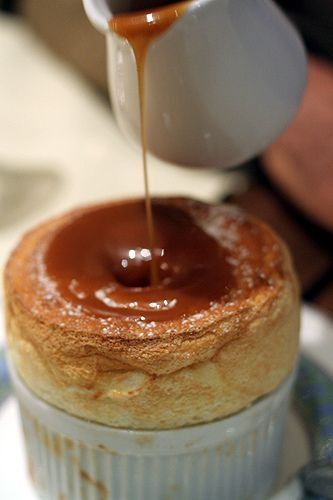 Salted Butter Caramel & Vanilla Soufflé at Le Violon d’Ingres, Paris (photo by David Lebovitz) Vanilla Souffle, David Lebovitz, Souffle Recipes, Butter Caramel, French Desserts, Sweet Delights, Chrissy Teigen, Back To Nature, Eat Dessert