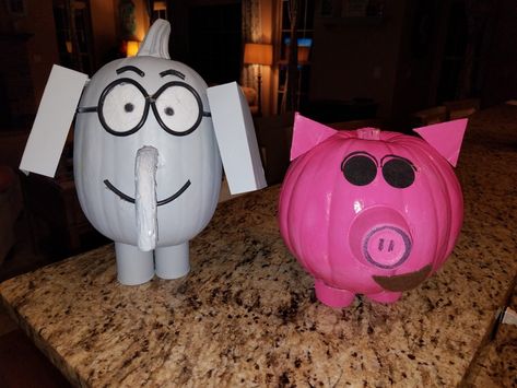 Piggy And Gerald, Piggy And Elephant, Gerald And Piggie, Elephant Pumpkin, Book Character Pumpkins, Hello Kitty Pumpkin, Character Pumpkins, Storybook Characters, Book Character