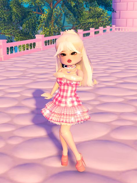 barbie world outdit idea royale high Barbie And Raquelle Royale High, Regina George Royale High, Barbie Royale High Outfits, Barbie Royale High, Girl Code, Regina George, Puff Girl, Charm School, Royale High