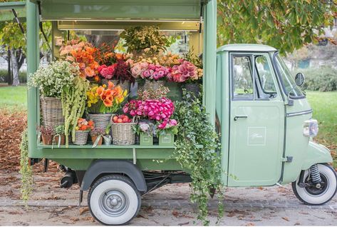 Flower Shop Truck, Mobile Flower Shop, Flower Trucks, Mobile Restaurant, Flower Shop Decor, Flower Shop Design, Cut Flower Farm, Shop Truck, Flower Truck