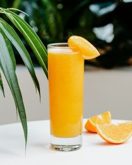 Homemade Orange Juice, Orange Juice Cocktails, Orange Juice Smoothie, Orange Juice Recipes, Orange Juice Drinks, Photo Orange, Fresh Orange Juice, Homemade Cocktails, Orange Drinks