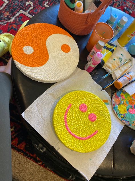 Funky retro theme art that is textured using plaste paste and painted smiley face and yin Yang symbol Smiley Art Paintings, Funky Bedroom Decor, Funky Bedroom, Circle Canvas, Retro Painting, Disney Canvas Art, Disney Canvas, Neon Painting, Round Canvas