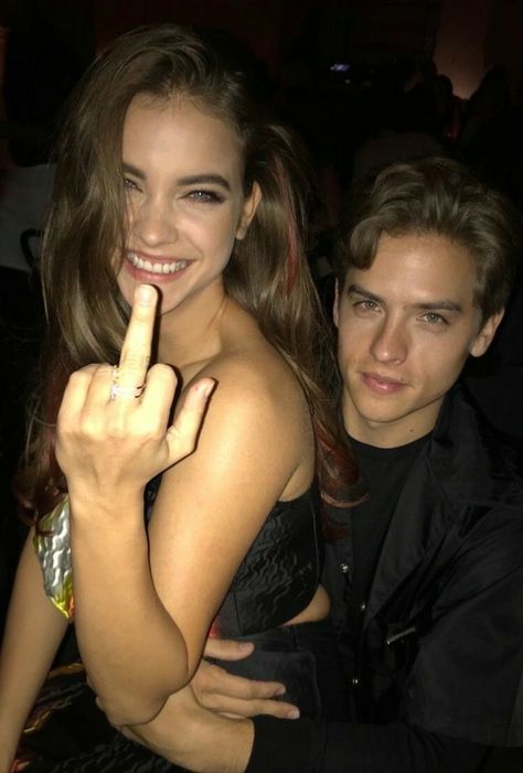 Spiegel Selfie, Palvin Barbara, Dylan Sprouse, The Love Club, Boyfriend Goals, Relationship Goals Pictures, Cole Sprouse, Vsco Filter, Barbara Palvin