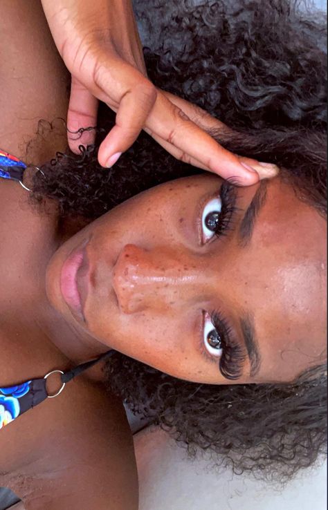 Freckles On Dark Skin, Black Girls With Freckles, Black Freckles, Girl With Freckles, Women With Freckles, Freckles Makeup, Faux Freckles, Freckles Girl, Lovely Eyes