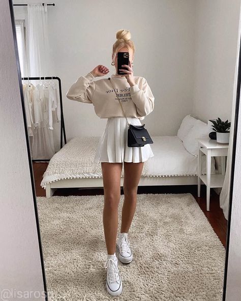 Tennis Skirt Outfits, White Skirt Outfits, Rok Outfit, Tennis Skirt Outfit, White Tennis Skirt, Trendy Spring Outfits, Smink Inspiration, Populaire Outfits, Ținută Casual