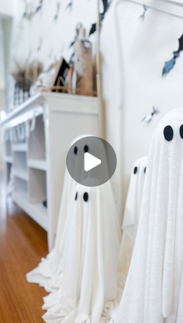 Sarah Pope on Instagram: "Who remembers these cutie ghosts from last year! Here is the DIY tutorial for the Pottery Barn ghosts! So easy, so cheap and so cute!! You can add lights if you want, but I didn’t feel like it. Let me know if you try them! Everything is linked in my LTK in my bio 🖤👻🔮 #diy #craft #diyghost #home #halloween #halloweendecor #homedecor #diycrafts #fall #pumpkin #pumpkins #pumpkinspice #falldecor #halloween2024 #spooky #scary #august2024 #howto2024 #diy2024 #affordable #affordablediy #crafts #crafty #craftinspo #fy #foryou #spooky2024" Pottery Barn Ghost Diy, Dollar Tree Ghost Diy, Ghost Decorations Diy, Diy Ghost Decoration, Pottery Barn Diy, Diy Ghost, Sequins Diy, Minimalist Halloween, Halloween Ghost Decorations