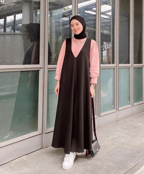 Overall Dress Hijab, Overall Hijab, Linen Style Fashion, Overall Outfit, Muslim Outfits Casual, Muslim Fashion Hijab Outfits, Dress Idea, Casual Hijab, Korean Casual Outfits