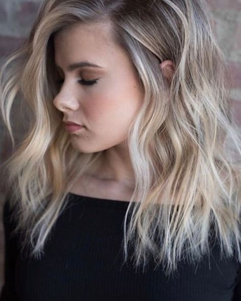 0 Me gusta, 0 comentarios - Beautifull & Fashion (@beautifullfashion1) en Instagram: "#cabello #rubio 🙈😍😱" Medium Blonde Hair, Shadow Root, Balayage Blonde, Balayage Hair Blonde, Brown Blonde Hair, Long Blonde, Hair Color Balayage, Balayage Highlights, Long Blonde Hair