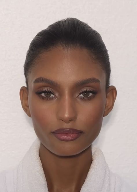 Natural Makeup Dark Brown Eyes, Cool Tone Makeup On Brown Skin, Deep Contrast Makeup, Cool Tone Makeup Dark Skin, Lupita Nyong'o Makeup, Low Contrast Makeup Brunette, Plum Lip Makeup Look, Deep Low Contrast Makeup, Natural Wedding Makeup Black Women