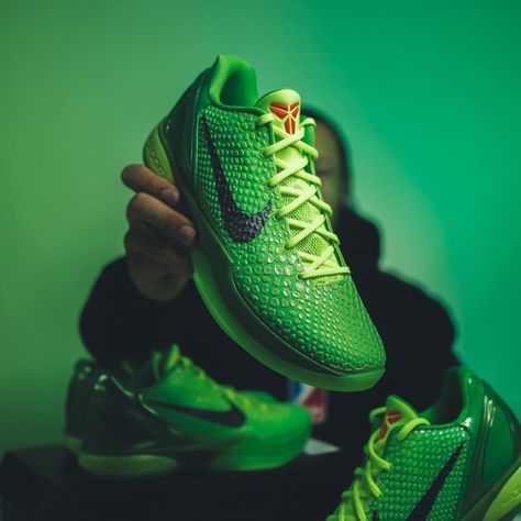 Nike Kobe 6 Protro "Grinch" Kobe 6 Shoes, Kobe 6 Grinch, Kobe Sneakers, Kobe 6 Protro, Crazy Sneakers, Bb Shoes, Kobe 6, Shoe Poster, Shoe Basket