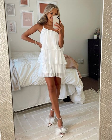 Graduation Dresses For The Class of 2022 Dressed For Graduation, Extra Graduation Dresses, Graduation Dress College 2023, White Graduation Dresses High School, White Classy Graduation Dress, Cute Dress For Graduation, White Dress Under Graduation Gown, Highschool Graduation Dresses White, College Graduation Party Outfit Ideas