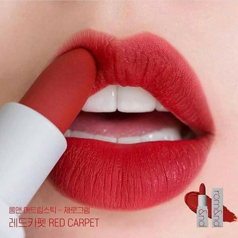 Princess Peach Lips, Lips Inspiration, Red Princess, Peach Lips, Lipstick Designs, Love Lips, Lipstick Art, Cool Makeup Looks, Red Makeup