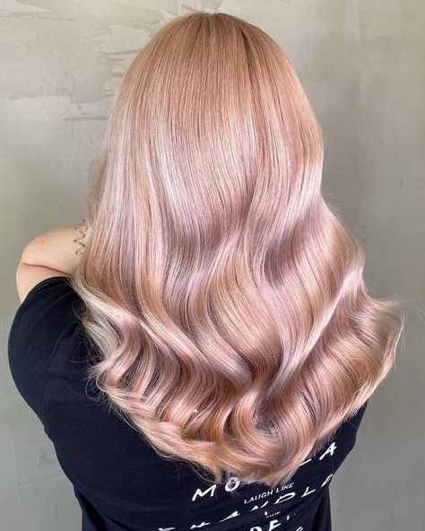 Wella Professionals on Instagram: “#PowderRoseHair with a touch of frost 🌹 ❄️ @hairbysatukylatasku used Koleston Perfect to master the prettiest pink shade, check out the…” Brown Straight Hair, Color Hairstyles, Glass Hair, Decor Drawing, Cool Hairstyles For Girls, Peach Hair, Easy Tricks, Latest Short Haircuts, Artist Fashion