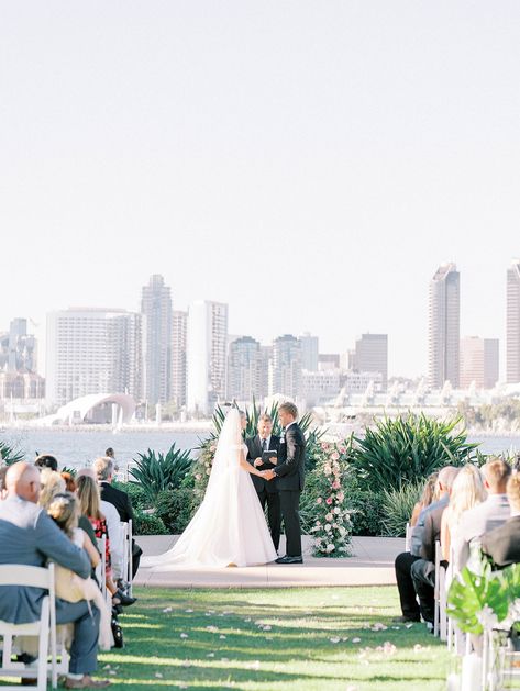 Coronado Marriott Wedding by San Diego wedding photographer Camila Margotta Photography. San Diego skyline wedding Coronado Wedding, Coronado San Diego, Darlington House, San Diego Skyline, Moving To San Diego, Skyline Wedding, Coronado Island, Marriott Resorts, Downtown San Diego