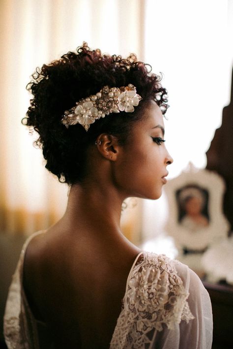 Hairstyles For Afro Hair, Wedding Hairstyles For Women, Curly Bridal Hair, Natural Hair Wedding, Black Wedding Hairstyles, Layered Curls, Natural Wedding Hairstyles, Natural Hair Bride, Wedding Bubbles