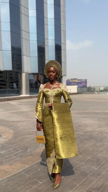 Green Aso Oke, Bridal Stylist, Her Personality, Aso Oke, Color Mix, Appreciate You, The Spot, Beautiful Bride, Green And Gold