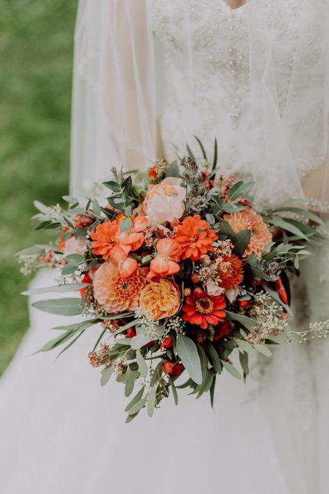 Dahlia Wedding Bouquets, Orange Wedding Bouquet, Dahlias Wedding, Lush Wedding, Dahlia Bouquet, Orange Bouquets, Fall Wedding Bouquets, Fall Wedding Flowers, Orange Wedding