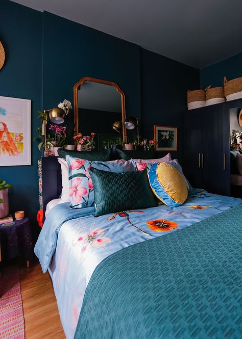 Jewel Tone Nursery, Bright Blue Bedroom, Renter Friendly Bedroom, Feminine Bedrooms, Maximalist Homes, Bedrooms Romantic, Jewel Toned Bedroom Decor, Colorful Bedrooms, Pink And Blue Bedroom