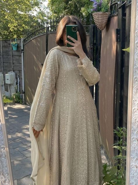 Modest Party Wear, Eid Vibes, Desi Fits, Pakistani Fashion Casual, Desi Fashion Casual, Pakistani Fancy Dresses, Pakistani Fashion Party Wear, Beautiful Pakistani Dresses, Salwar Kamiz