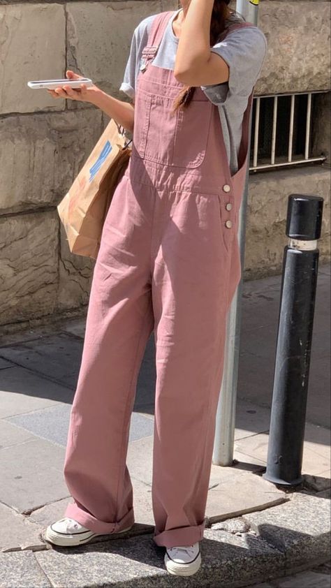 Dangri Dress, Overalls Aesthetic, Overalls Outfits, Modest Casual Outfits, Cute Casual Dresses, Modest Dresses Casual, Casual Day Outfits, Women Pink, Easy Trendy Outfits