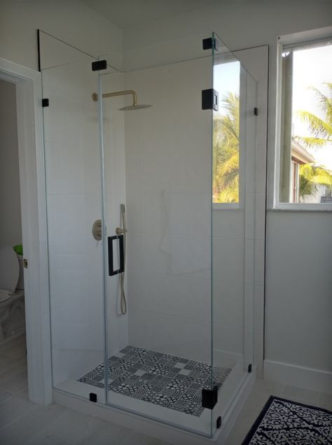 Corner shower stalls – Glass door construction Corner Shower Doors Small Spaces, Tiny Shower Stall, Glass Shower Doors Corner, Free Standing Shower Stall, 42x42 Shower Stall, Small Shower Glass Door, Corner Shower Glass Door Ideas, Prefab Shower Stall Ideas, Small Shower Door Ideas