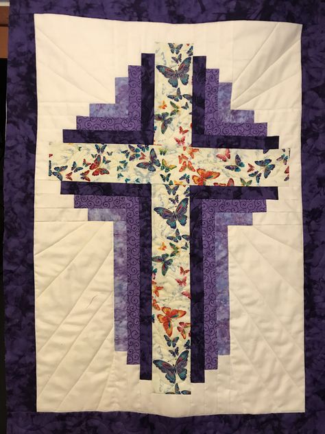 Christian Quilts, Prayer Blankets, Cross Quilts, Beginner Quilts, Church Banners Designs, Cross Wall Hanging, Prayer Blanket, Quilt Borders, Clergy Stoles