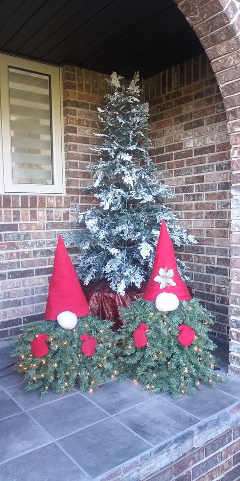 Outdoor Christmas Gnomes Diy How To Make, Gnome Tree Christmas, Old Christmas Tree Repurpose, Small White Christmas Tree, Crochet Santa Hat Pattern, Christmas Gonks, Old Christmas Tree, Recycling Paper, Santa Hat Pattern