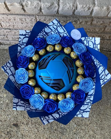 Soccer ball bouquet💙 #flowerbykk#soccer#florist#irvingtx#bouquet Soccer Ramos For Guys, Soccer Bouquet, Ball Bouquet, Valentine Gifts For Boys, Boys Valentines, Grad Cap Designs, Soccer Theme, Graduation Leis