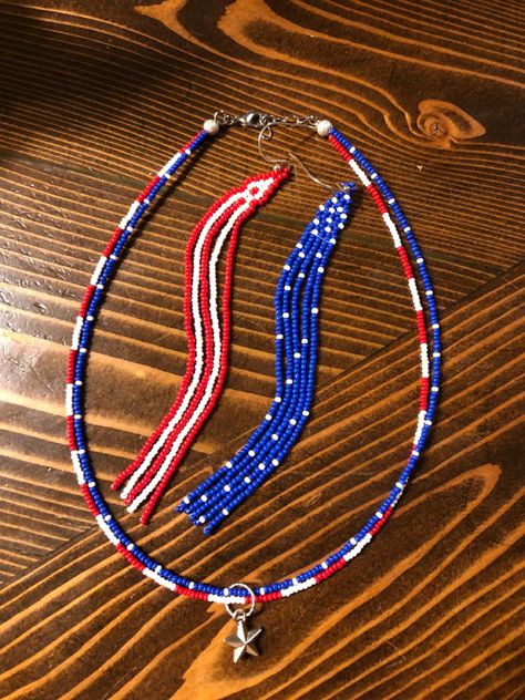 Red White And Blue Jewelry Diy, American Flag Beaded Necklace, Red White And Blue Beaded Necklace, Usa Beaded Bracelet, Red White And Blue Necklace, Native American Beaded Earrings Tutorial, Red And Blue Bracelets, Seed Bead Necklaces Ideas, Red White And Blue Beaded Earrings