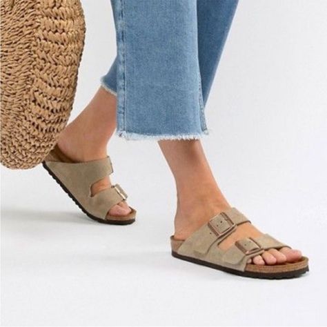 Brand New With Tag Women’s Size 41 / 10 Color Taupe Soft Footbed Adjustable Straps No Box Arizona Suede Birkenstock Outfit, Birkenstock Arizona Taupe, Birkenstock Taupe, Taupe Outfit, Birkenstock Outfit, Suede Outfit, California Outfits, Birkenstock Brown, Footbed Sandals