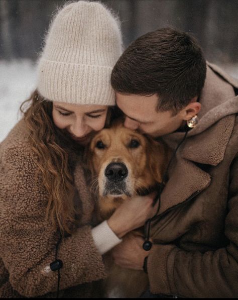 Holiday Photo With Dog, Couple With Dog Christmas Pictures, Snow Photoshoot With Dog, Christmas Photo With Dogs Couple, Winter Cabin Photoshoot, Winter Couple Photoshoot With Dog, Christmas Card Photo With Dog, Christmas Card Photos With Dog, Winter Couple Pictures With Dog