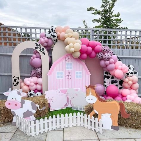 Farm Animals Birthday Party Decorations, Farm Animals Theme Birthday, Farm Animal Birthday Party Decorations, Farm Animal Themed Birthday Party, Pink Farm Birthday Party, Farm Birthday Party Decorations, Farm Birthday Theme, Pink Barnyard Party, Farm Animal Birthday Party