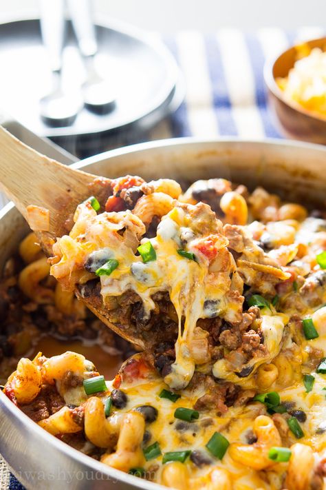 Chili-Pasta Skillet Cheap Family Dinners, Bbq Chicken Pasta, Chili Pasta, Pasta Skillet, Skillet Dinner Recipes, Skillet Pasta, Filling Dinner, Skillet Dinners, Weekly Meal Plan