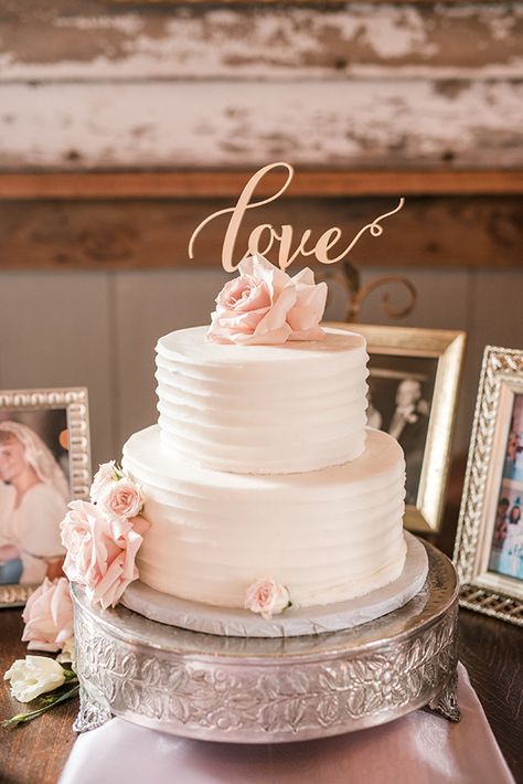 Delicate Wedding Cake with a Gold Laser Cut Topper | Audrey Rose Photography | http://heyweddinglady.com/playful-elegant-southern-blush-wedding-floral-print/ Vintage Pasta, Blush Wedding Cakes, Wedding Cakes Elegant, Small Wedding Cakes, Floral Wedding Cakes, Buttercream Wedding Cake, Wedding Cakes With Cupcakes, Simple Wedding Cake, Engagement Cakes