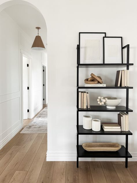 Dark Wood Bookcase Styling, Styling Ladder Shelves, Black Ladder Shelf Decor, Book Shelf Decoration Idea, Ladder Shelf Styling, Ladder Bookshelf Decor, Black Shelf Decor, Black Bookshelf Decor, Ladder Shelf Living Room